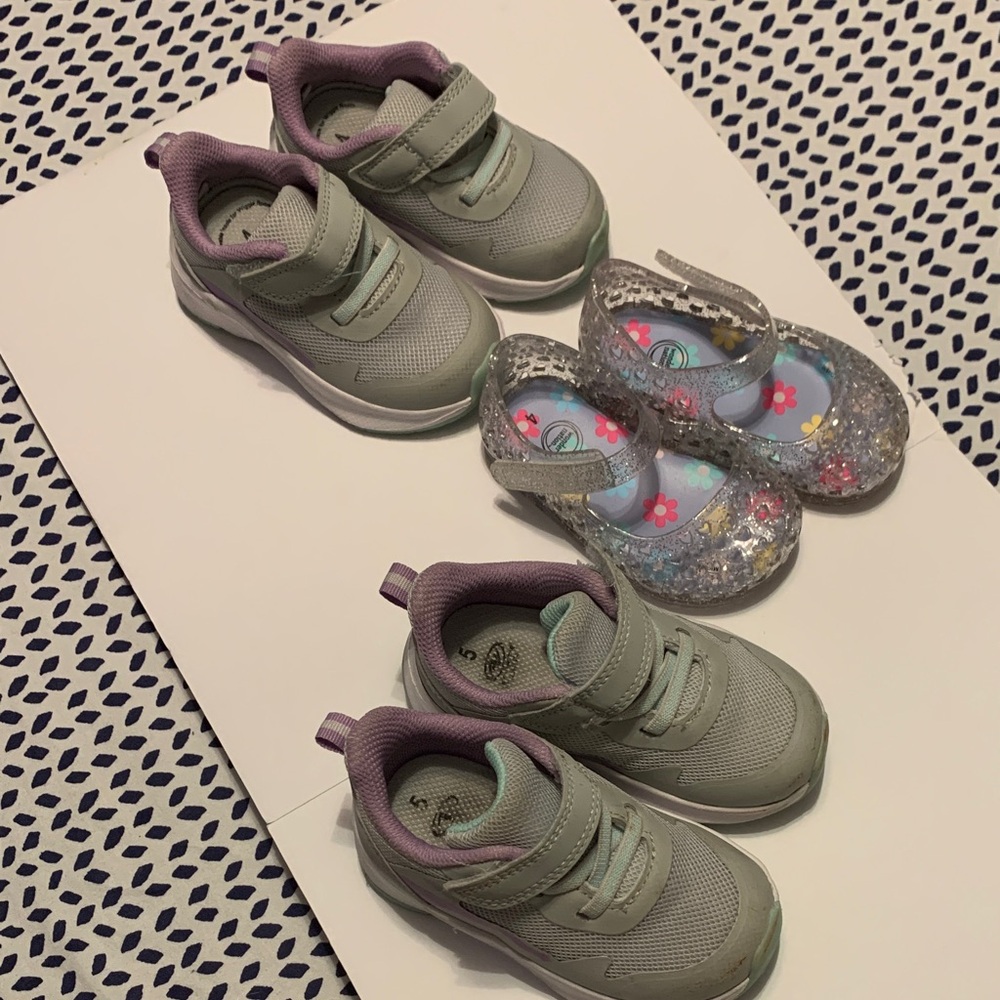 Girls 4/5 shoes